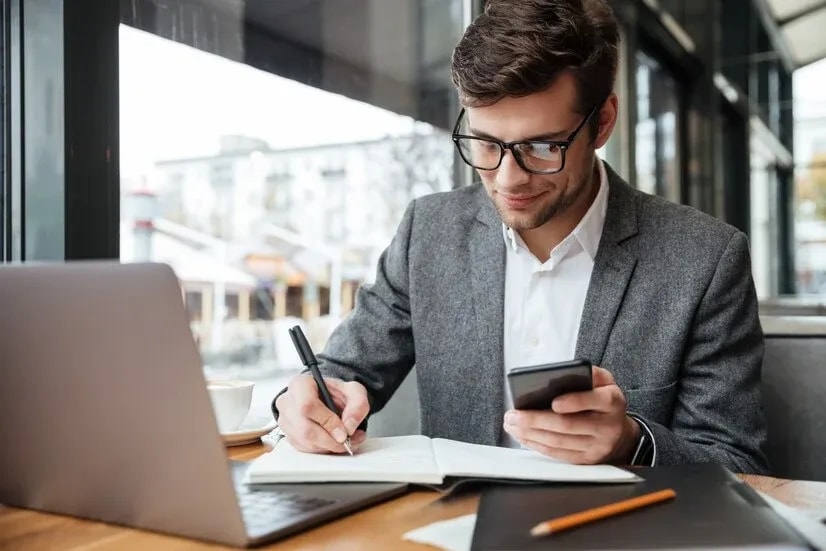 Benefits of Online Courses for CAs and Bankers