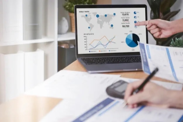 Business analytics vs  business analysis