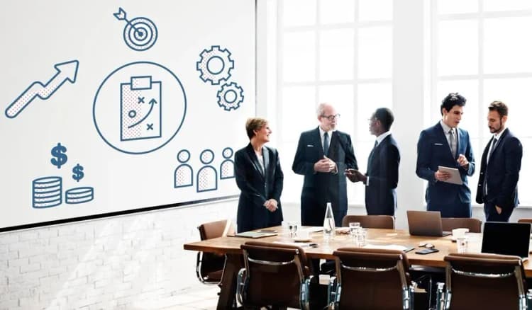 Amity Online Business management courses after 12th
