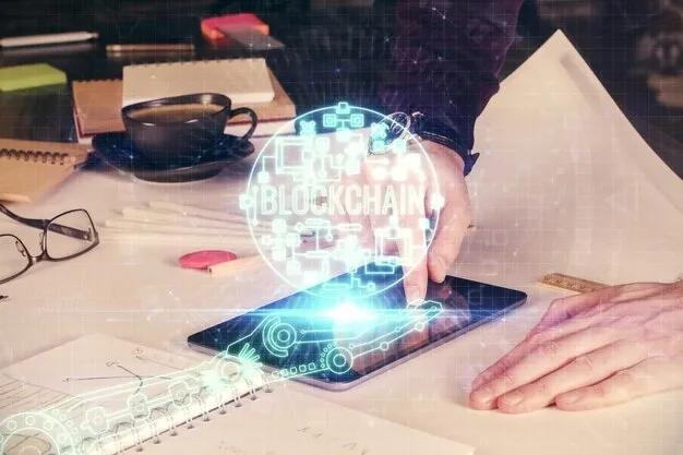 Amity Online High-Paying Careers with an Online MCA in Blockchain Technology