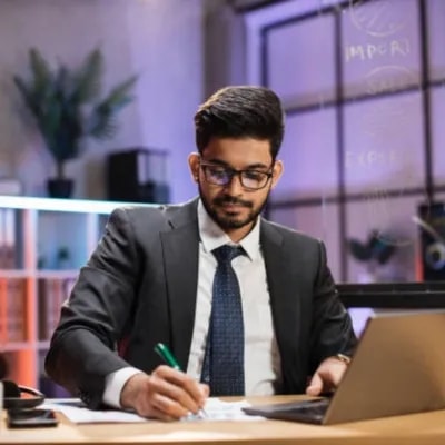 Amity Online How AI Helps Working Professionals Manage Online Learning With Ease