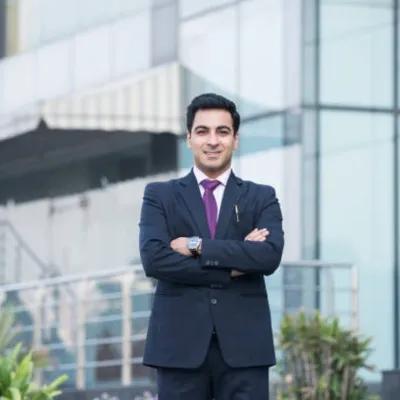 Amity Online How Does Amity Online's BCA in Data Analytics Compare to Other Universities?