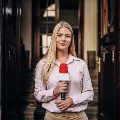 Amity Online How to Build a Journalism Career in India with an Online MA Degree