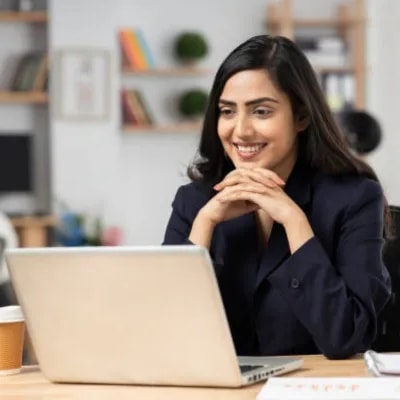 Amity Online What is the Average Salary for BCom Honours Graduates?