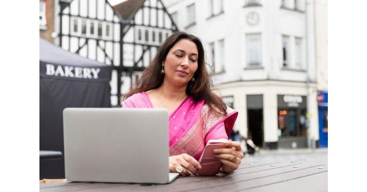 Amity Online Standout as a leader with online MBA