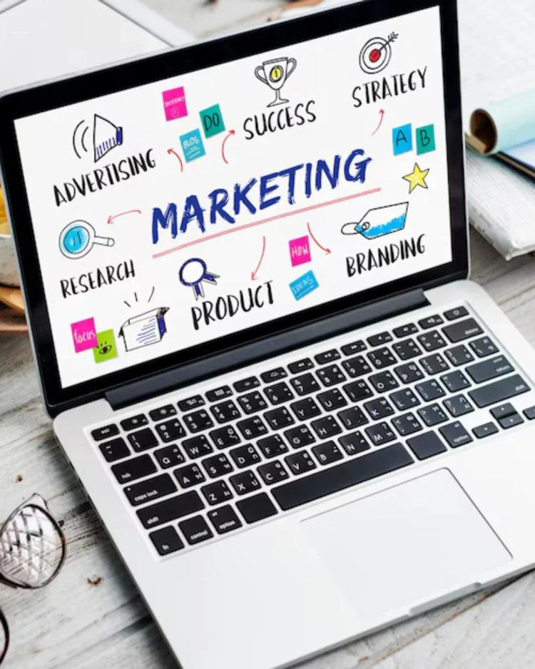 Amity Online what is a digital marketing course