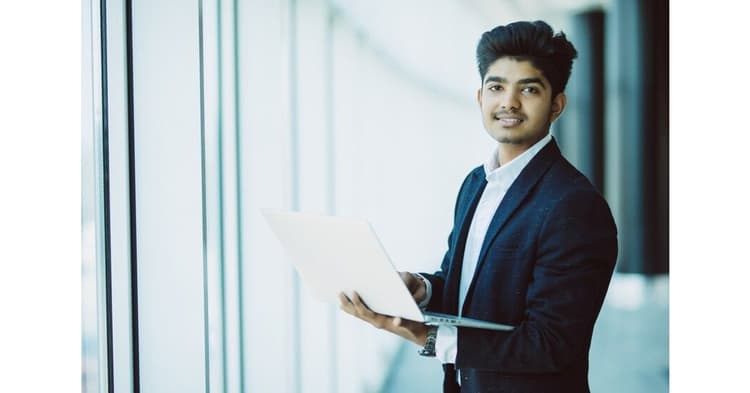 Amity Online Who Should Opt For Online Degree Courses?